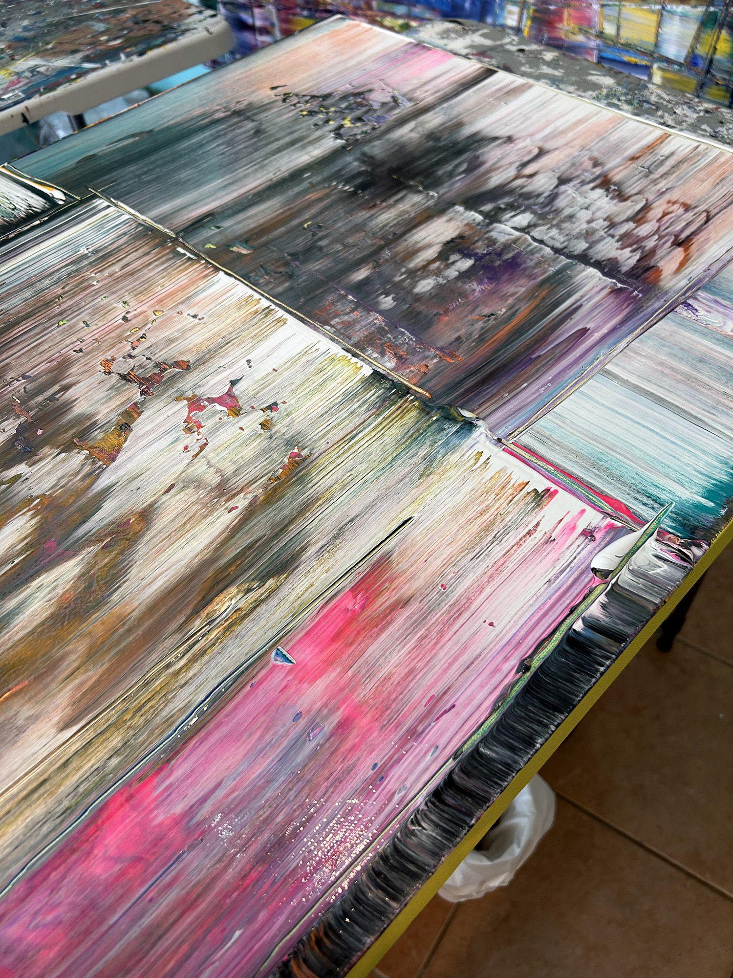 Si tratta di un dipinto acrilico astratto PMS di qualità da galleria per la tua casa o il tuo ufficio. È stato dipinto con materiali di altissima qualità e farà la sua figura nel tuo spazio. Questo pezzo ha un'estetica matura, fresca e neutra. I