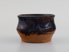 Presumably Lis Krüger and Ole Bjørn Krüger (1922-2007). Bowl in Stoneware