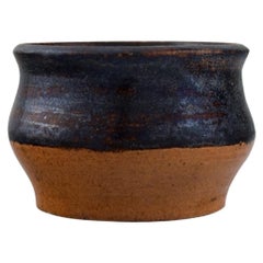 Presumibilmente Lis Krüger e Ole Bjørn Krüger (1922-2007). Ciotola in gres