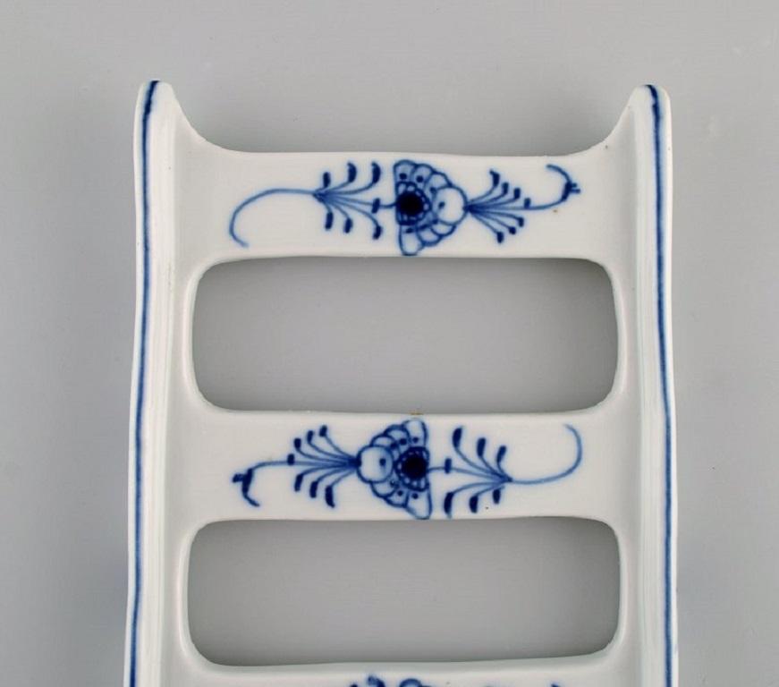 German Presumably Meissen Blue Onion Trivet in Hand-Painted Porcelain, Approx. 1900 For Sale