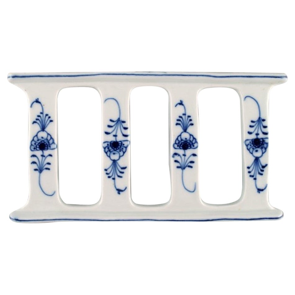 Presumably Meissen Blue Onion Trivet in Hand-Painted Porcelain, Approx. 1900