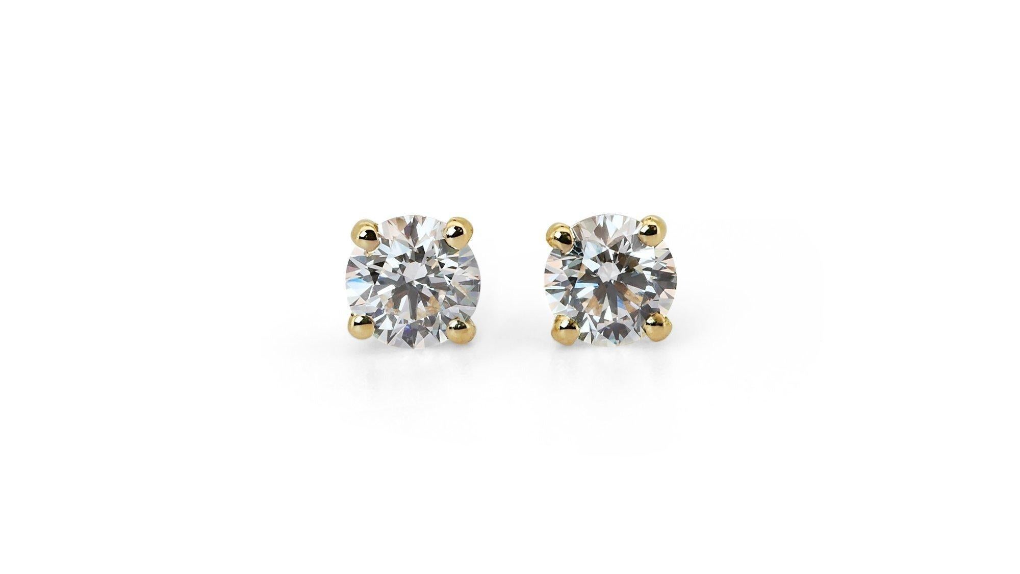 Pretty 18k Yellow Gold Earrings 1.00 carat Natural Diamond For Sale 1