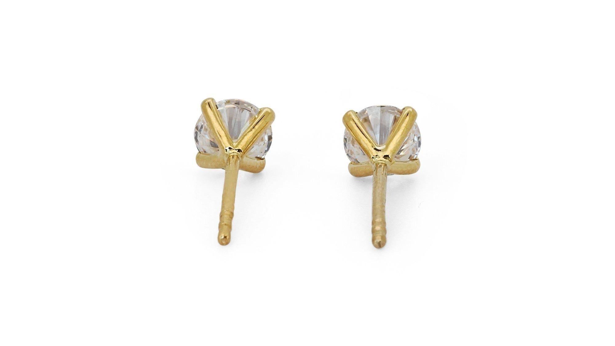 Pretty 18k Yellow Gold Earrings 1.00 carat Natural Diamond For Sale 4
