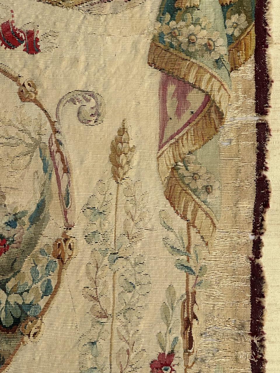 Schöner französischer Aubusson-Seidenteppich aus dem 18. Jahrhundert im Angebot 11