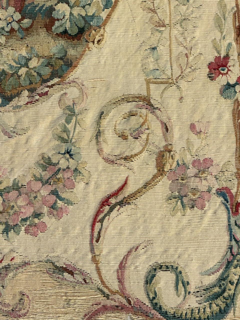 Schöner französischer Aubusson-Seidenteppich aus dem 18. Jahrhundert im Angebot 3