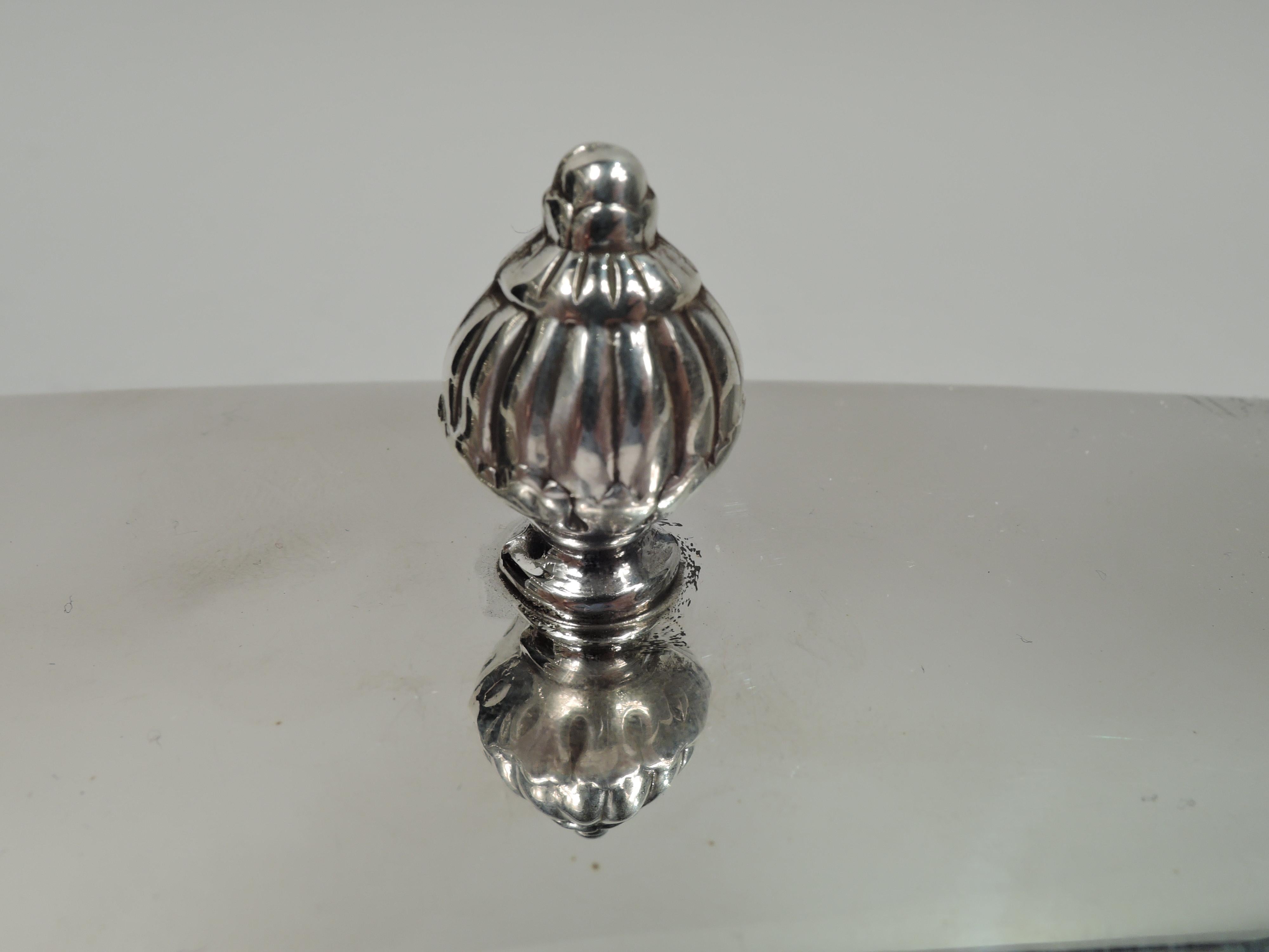 Pretty American Sterling Silver Butter Dish In Excellent Condition In New York, NY