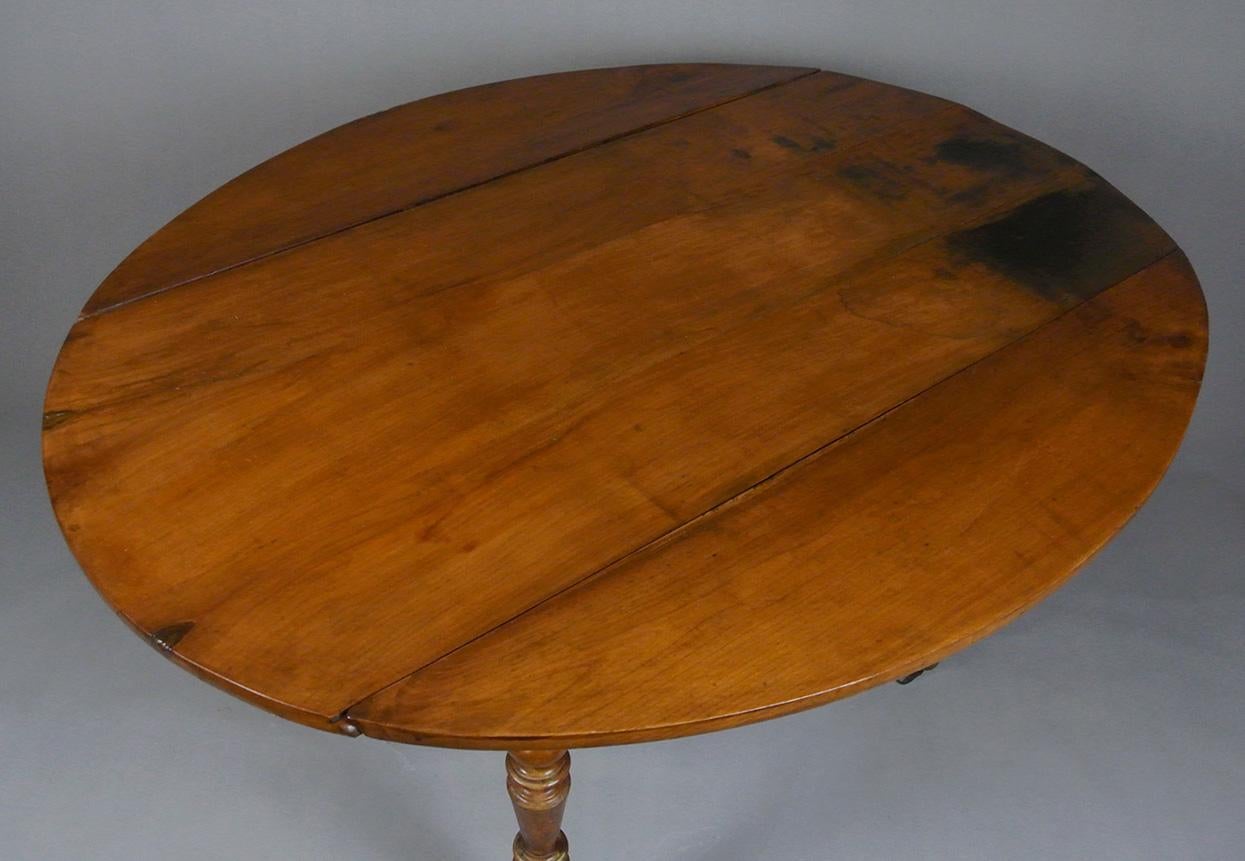 Pretty and Practical French Fruitwood Oval Drop Leaf Table c. 1880 For Sale 2