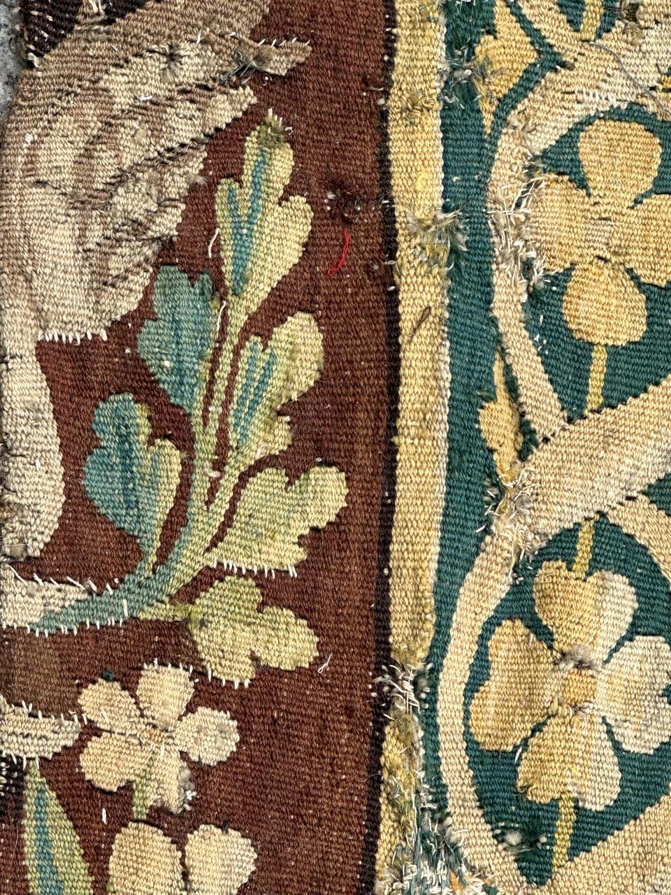 Schönes antikes französisches Aubusson-Wandteppichfragment aus dem 17. Jahrhundert im Angebot 5