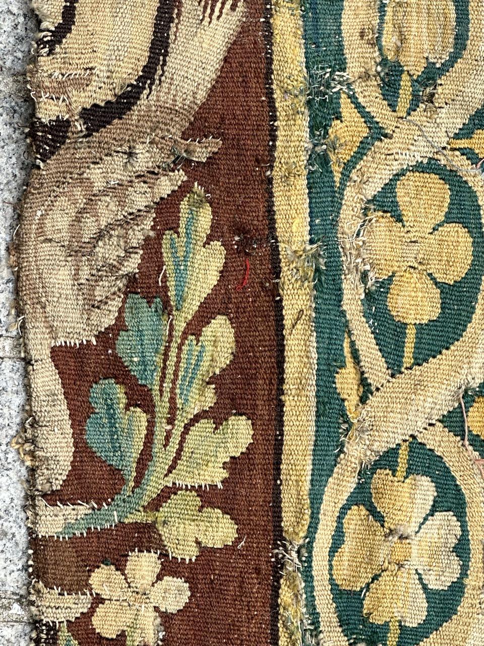 Schönes antikes französisches Aubusson-Wandteppichfragment aus dem 17. Jahrhundert im Angebot 7