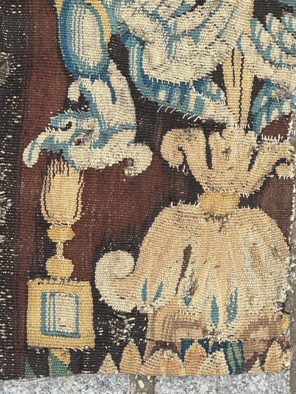 Bonito fragmento antiguo de tapiz de Aubusson francés del siglo XVII Francés en venta