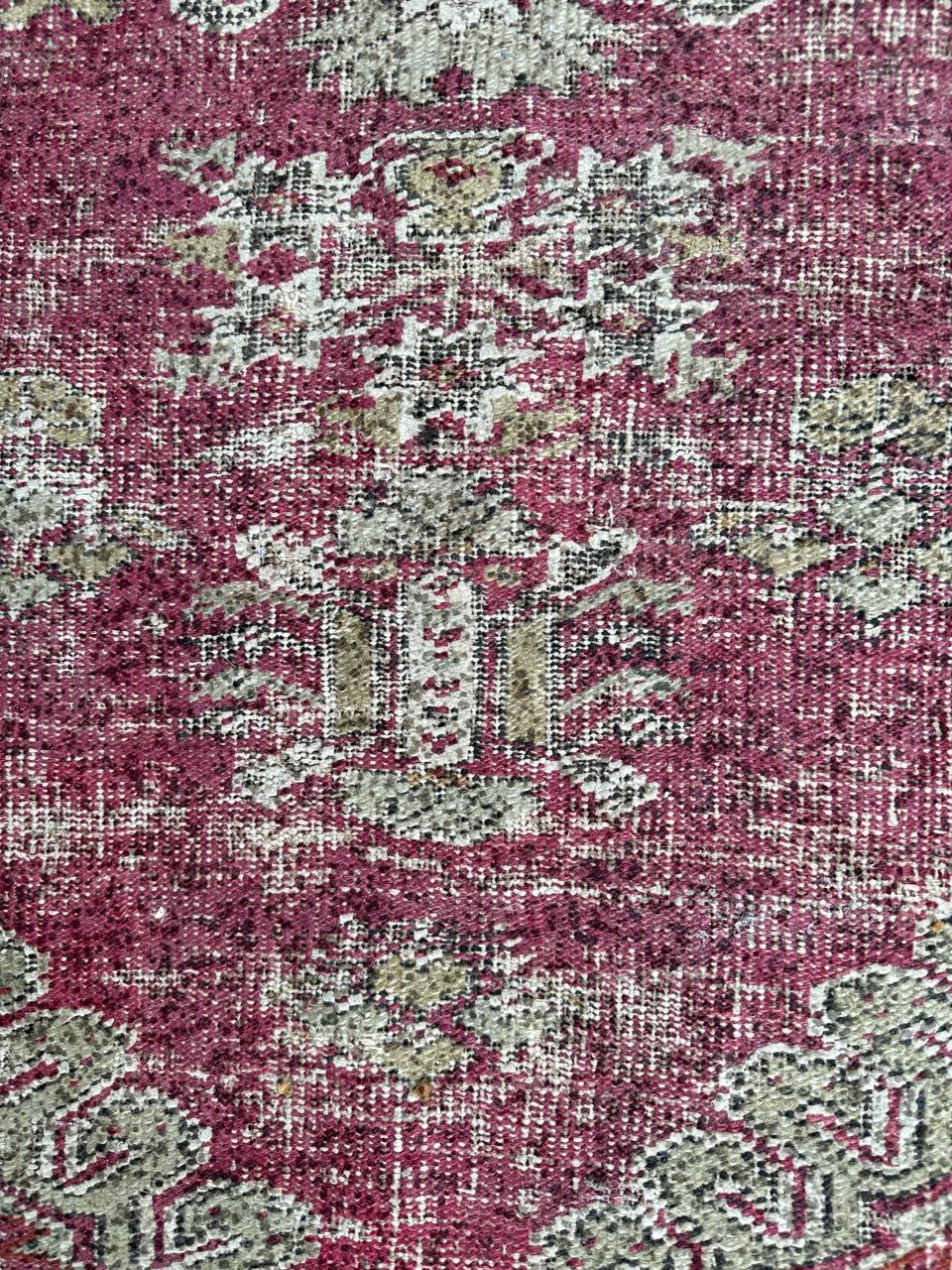Bobyrug’s Pretty Antique 18th century distressed Turkish Ghyordes rug For Sale 5
