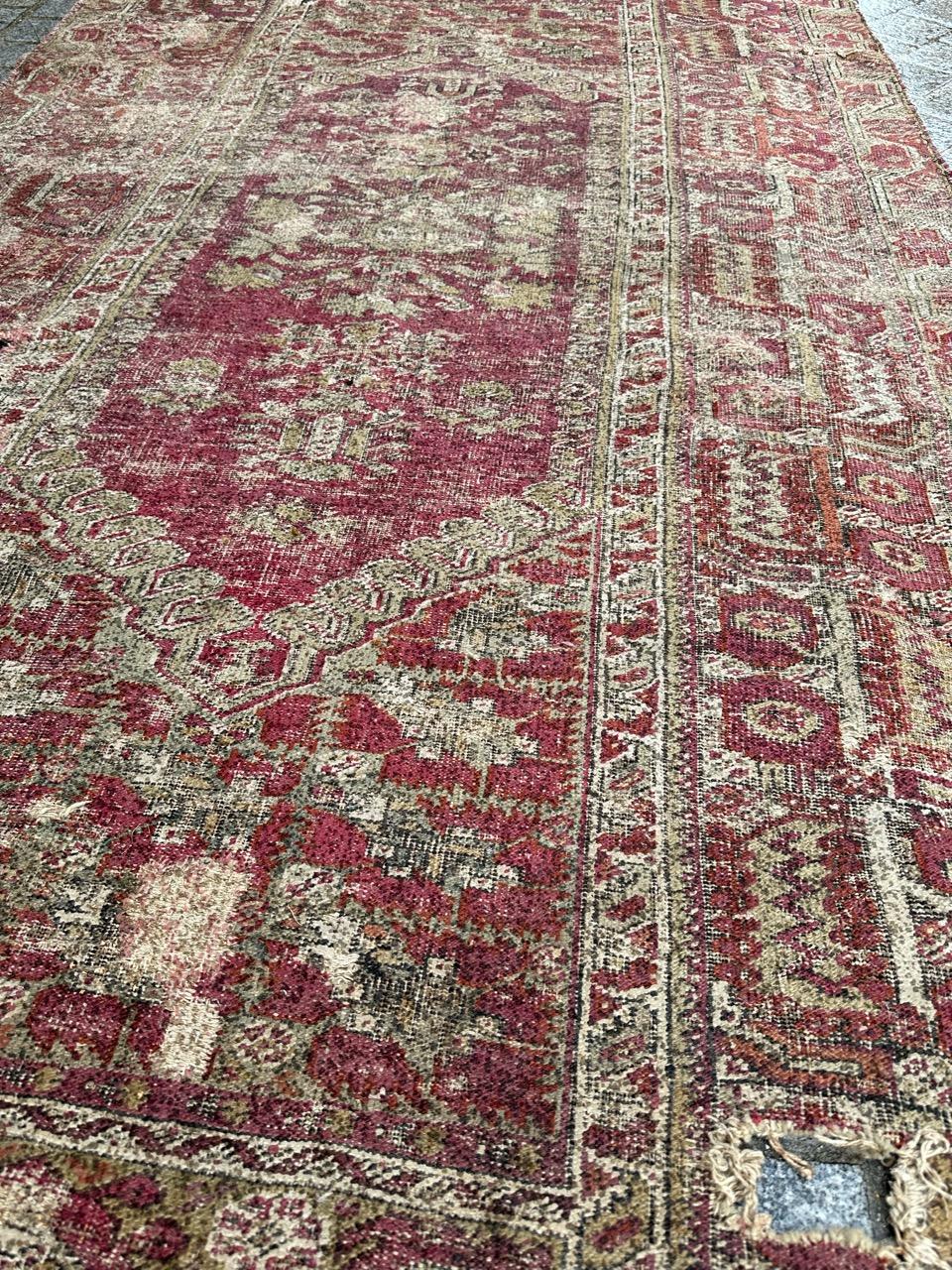 Bobyrug’s Pretty Antique 18th century distressed Turkish Ghyordes rug For Sale 13