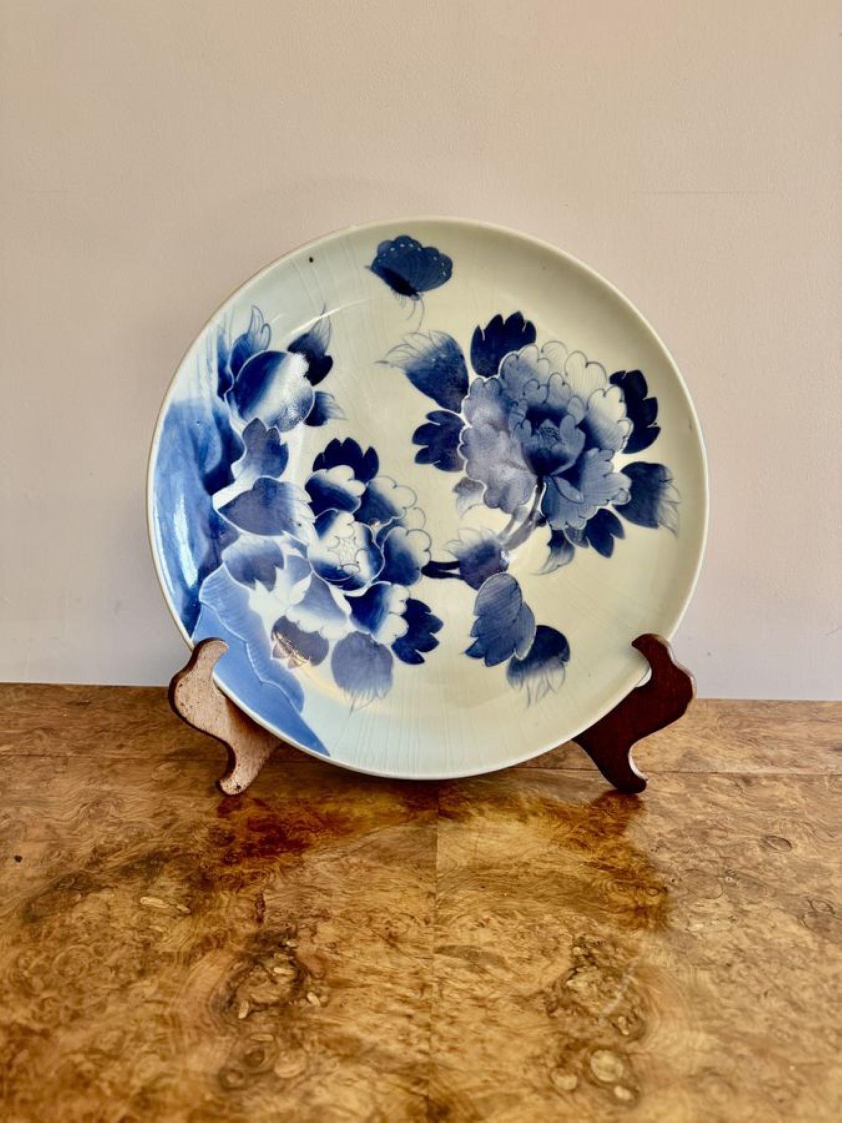 20th Century Pretty antique blue and white large Japanese imari plate For Sale