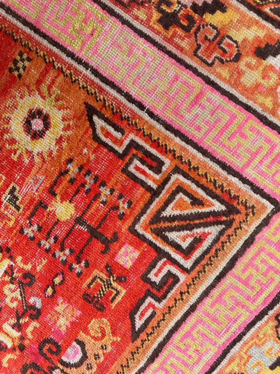 Joli tapis chinois ancien Khotan en vente 4