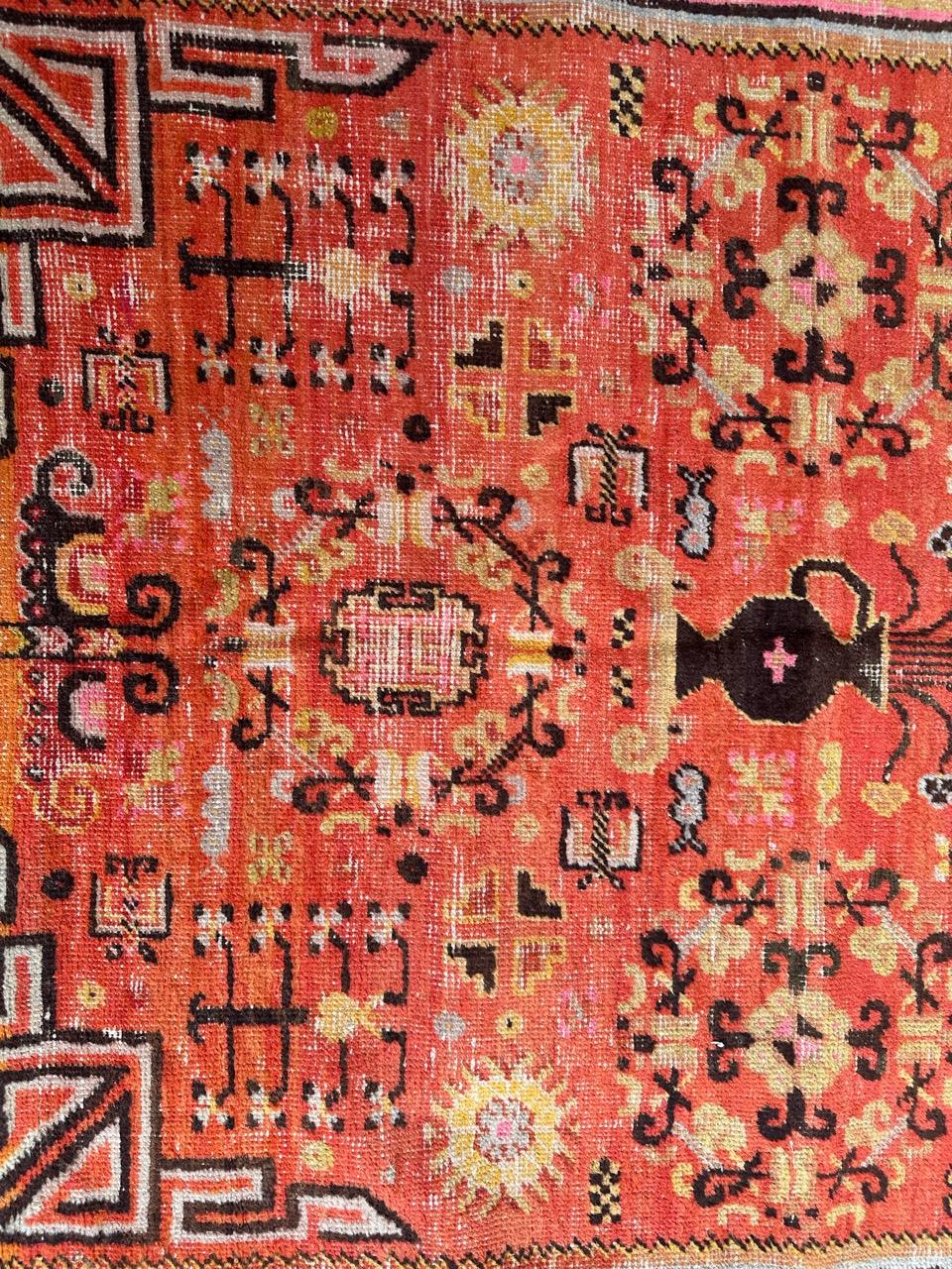 Noué à la main Joli tapis chinois ancien Khotan en vente