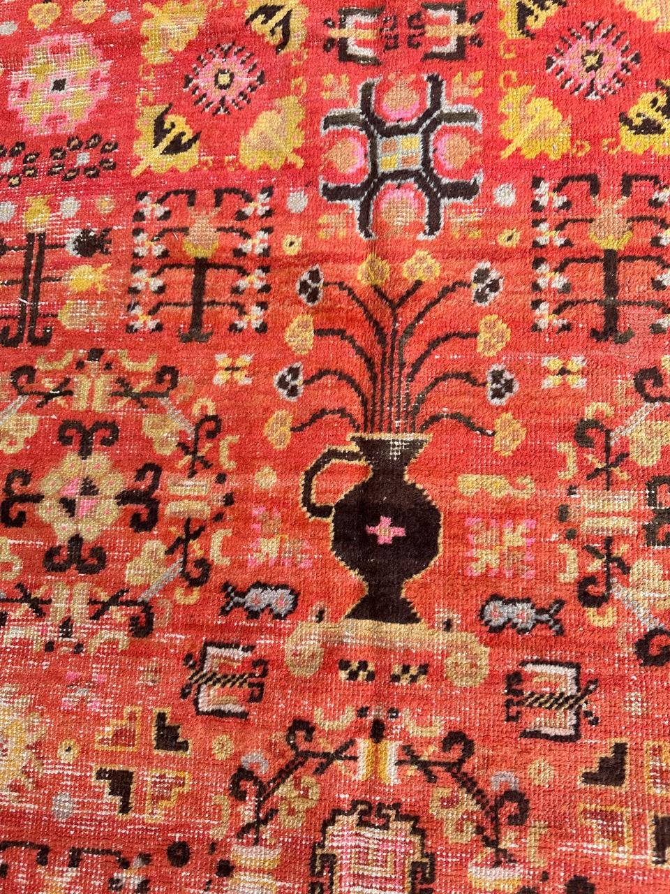 Laine Joli tapis chinois ancien Khotan en vente