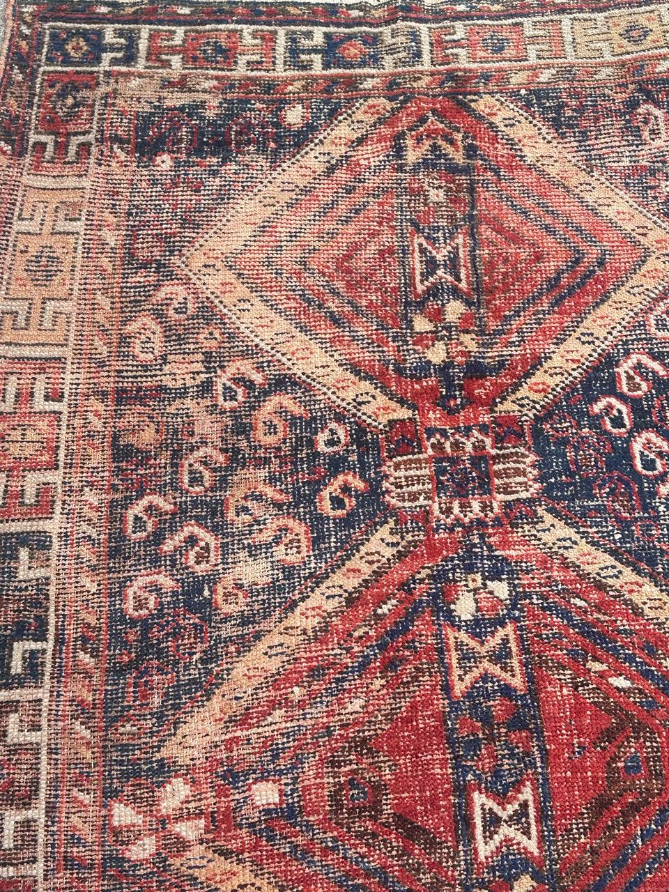 Hübscher antiker Afshar-Teppich in Notlage (Stammeskunst) im Angebot