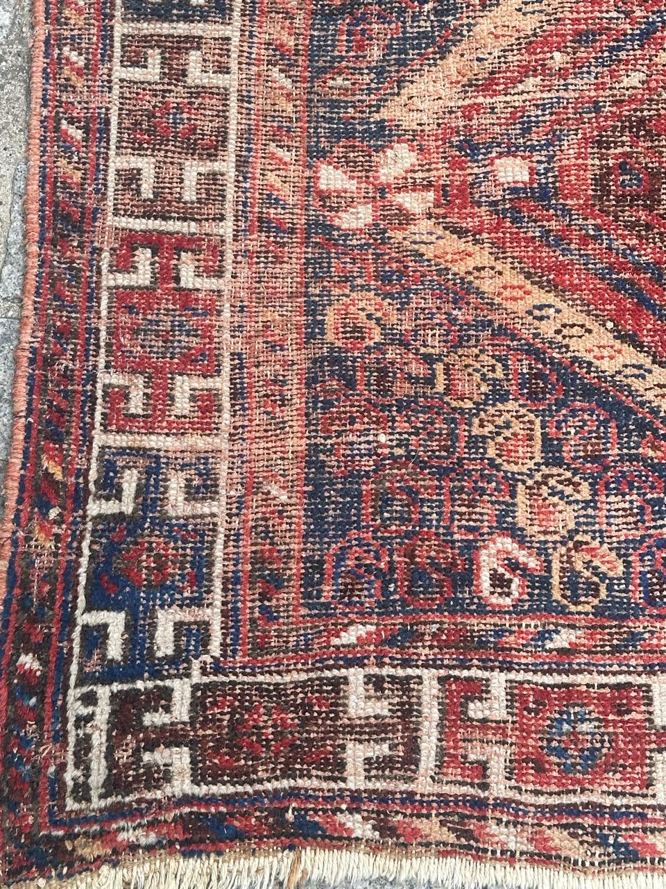 Hübscher antiker Afshar-Teppich in Notlage (19. Jahrhundert) im Angebot