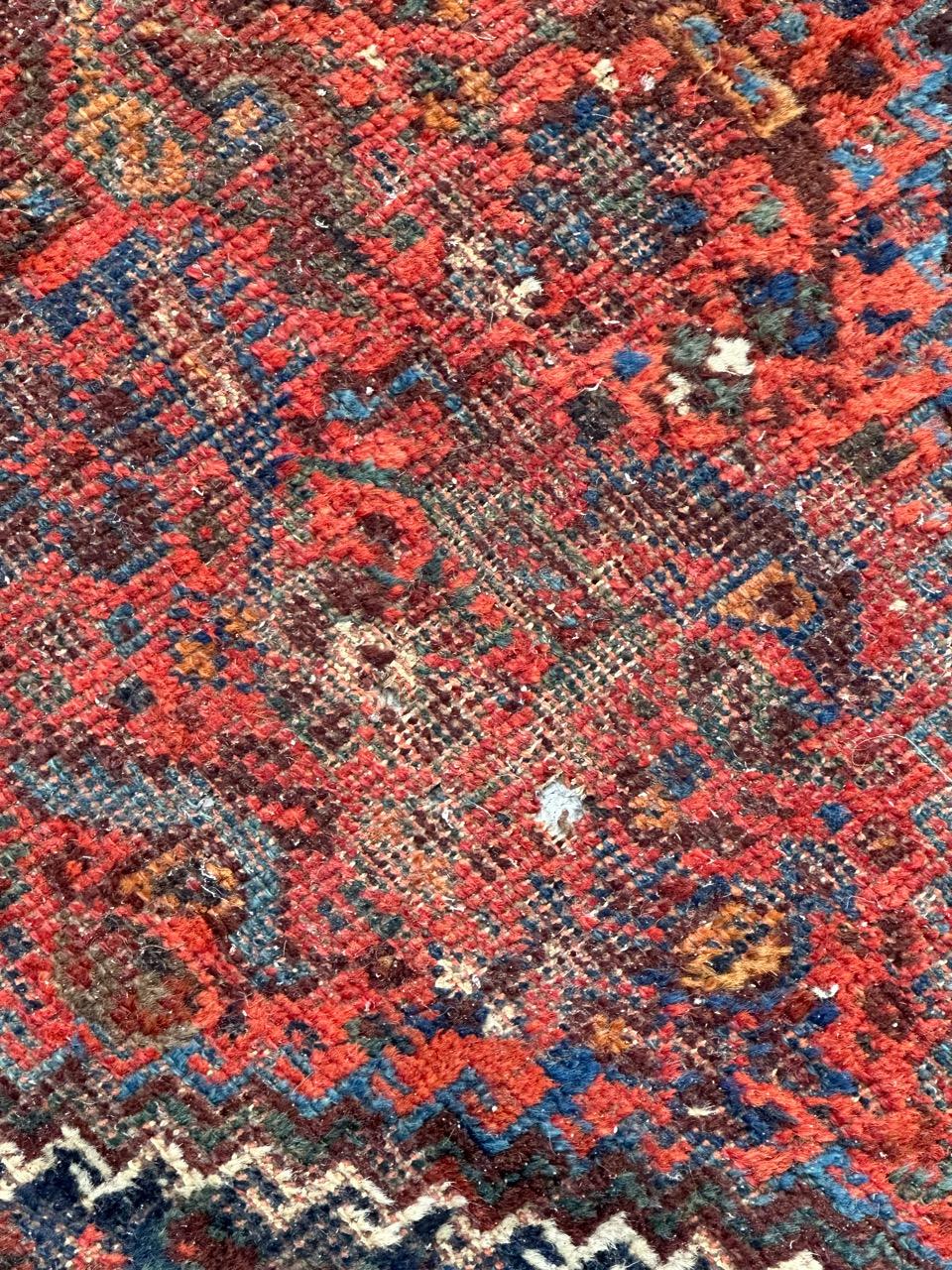 Bonita alfombra antigua Shiraz envejecida en venta 11