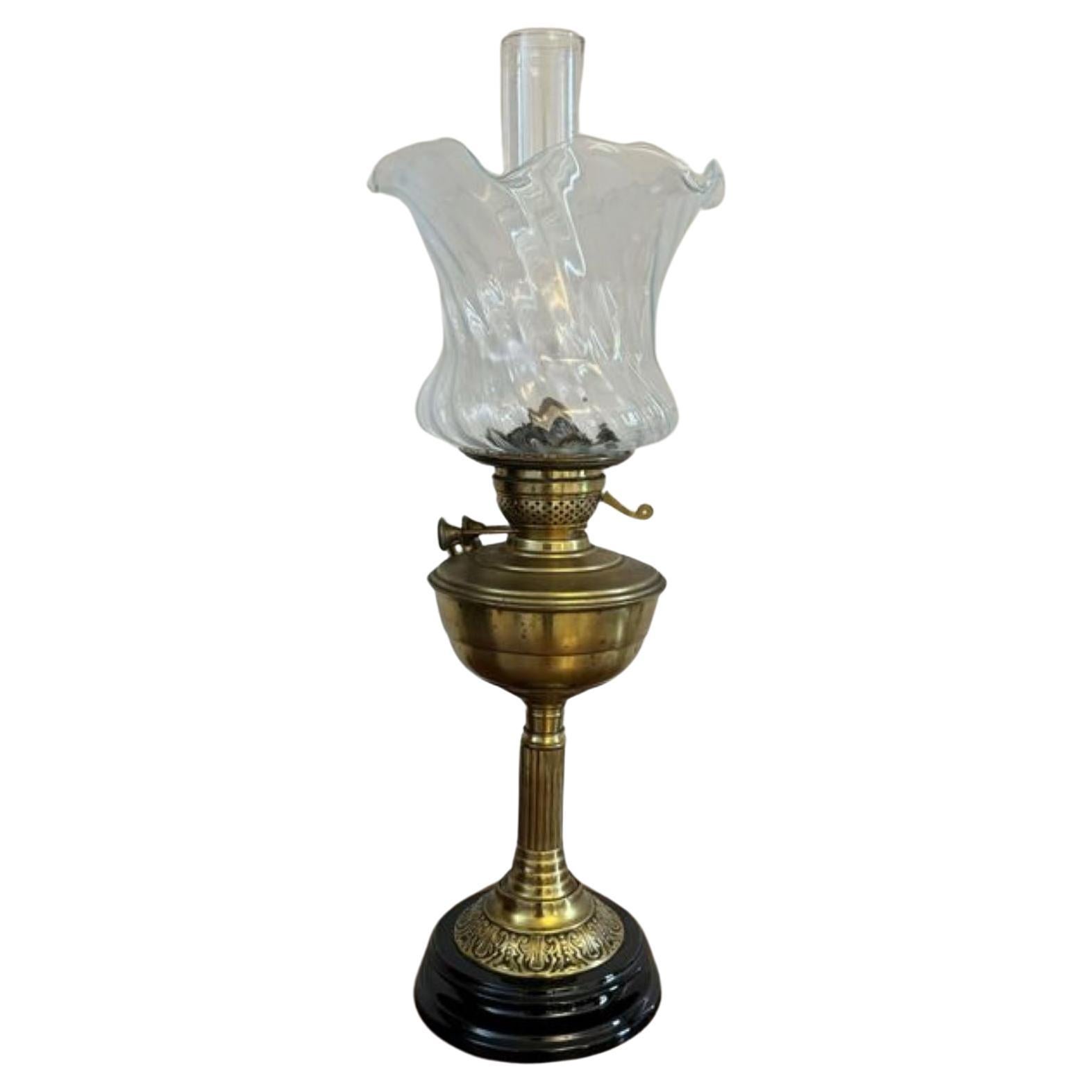 Jolie lampe à huile ancienne de qualité édouardienne  en vente