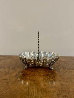 Pretty antique Edwardian silver plated cake basket