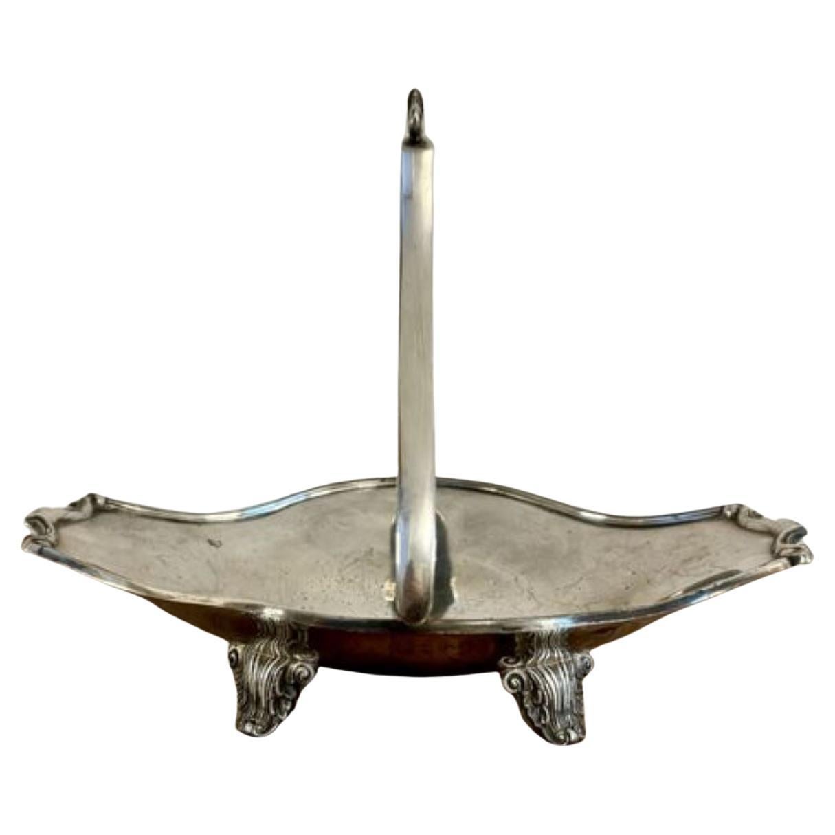 Jolie corbeille à gâteau édouardienne ancienne en métal argenté en vente