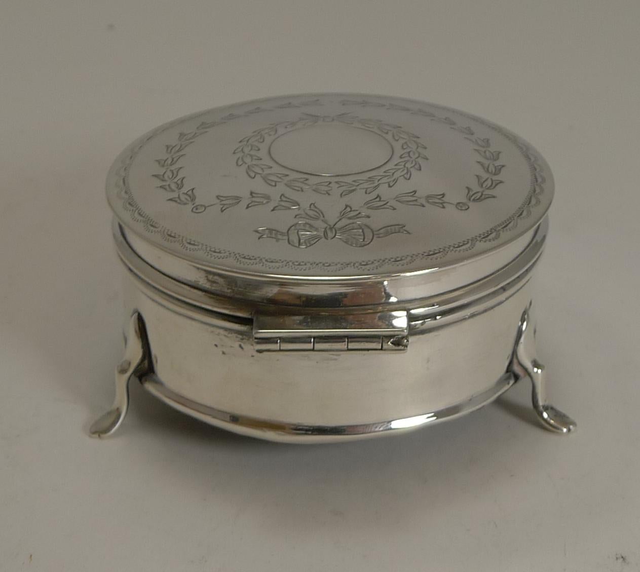 Early 20th Century Pretty Antique English Sterling Silver Jewelry or Ring Box, 1913