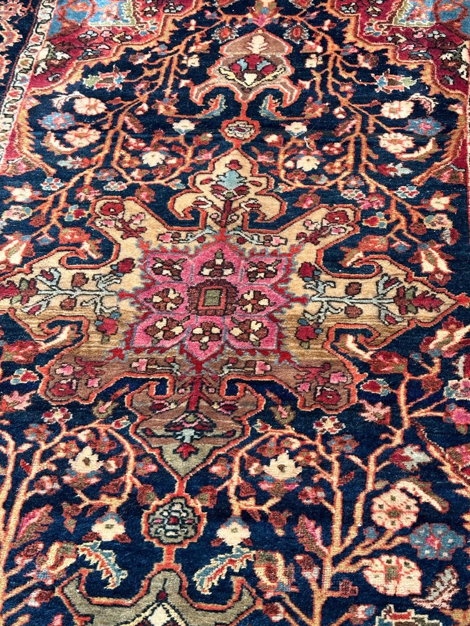 Pretty antique fine Sarouk rug For Sale 2