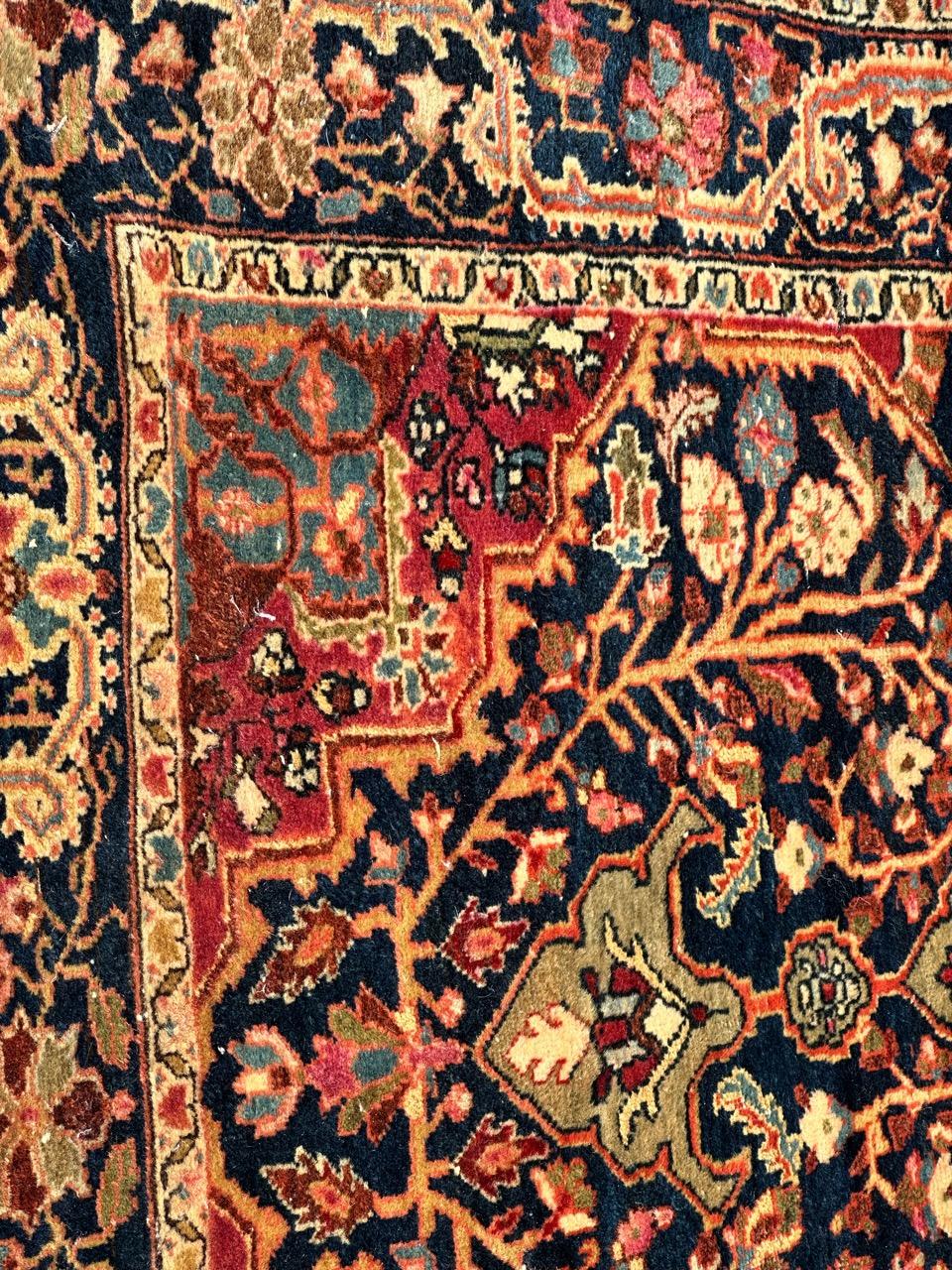 Pretty antique fine Sarouk rug For Sale 3