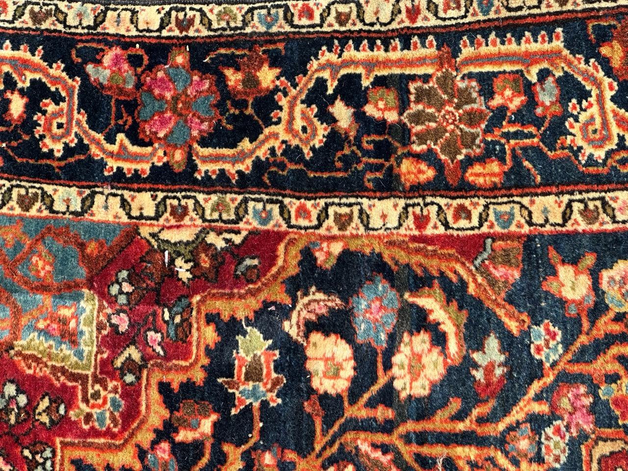 Pretty antique fine Sarouk rug For Sale 6