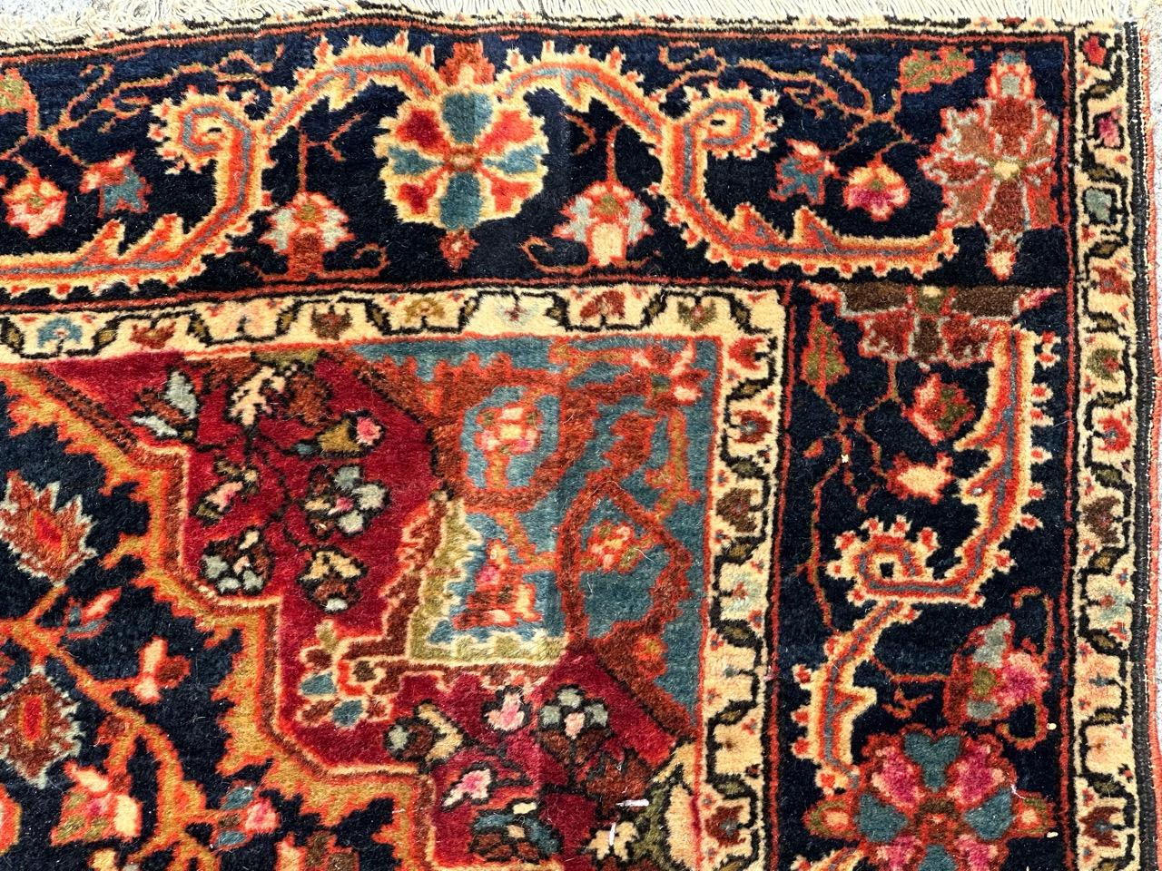Pretty antique fine Sarouk rug For Sale 7