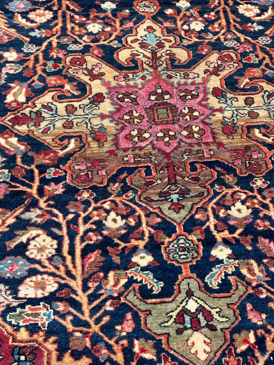 Wool Pretty antique fine Sarouk rug For Sale