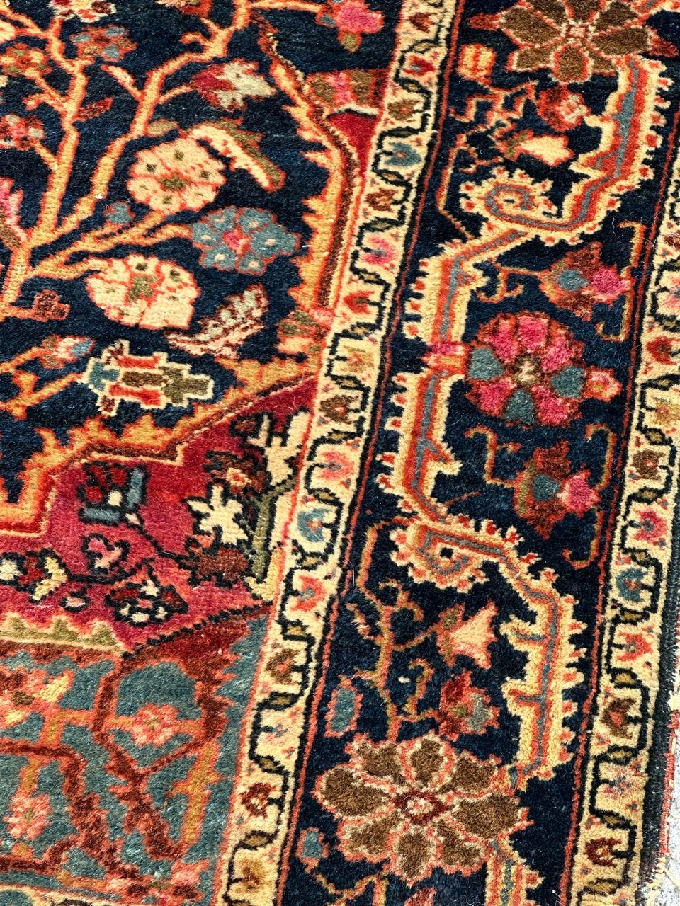Pretty antique fine Sarouk rug For Sale 1