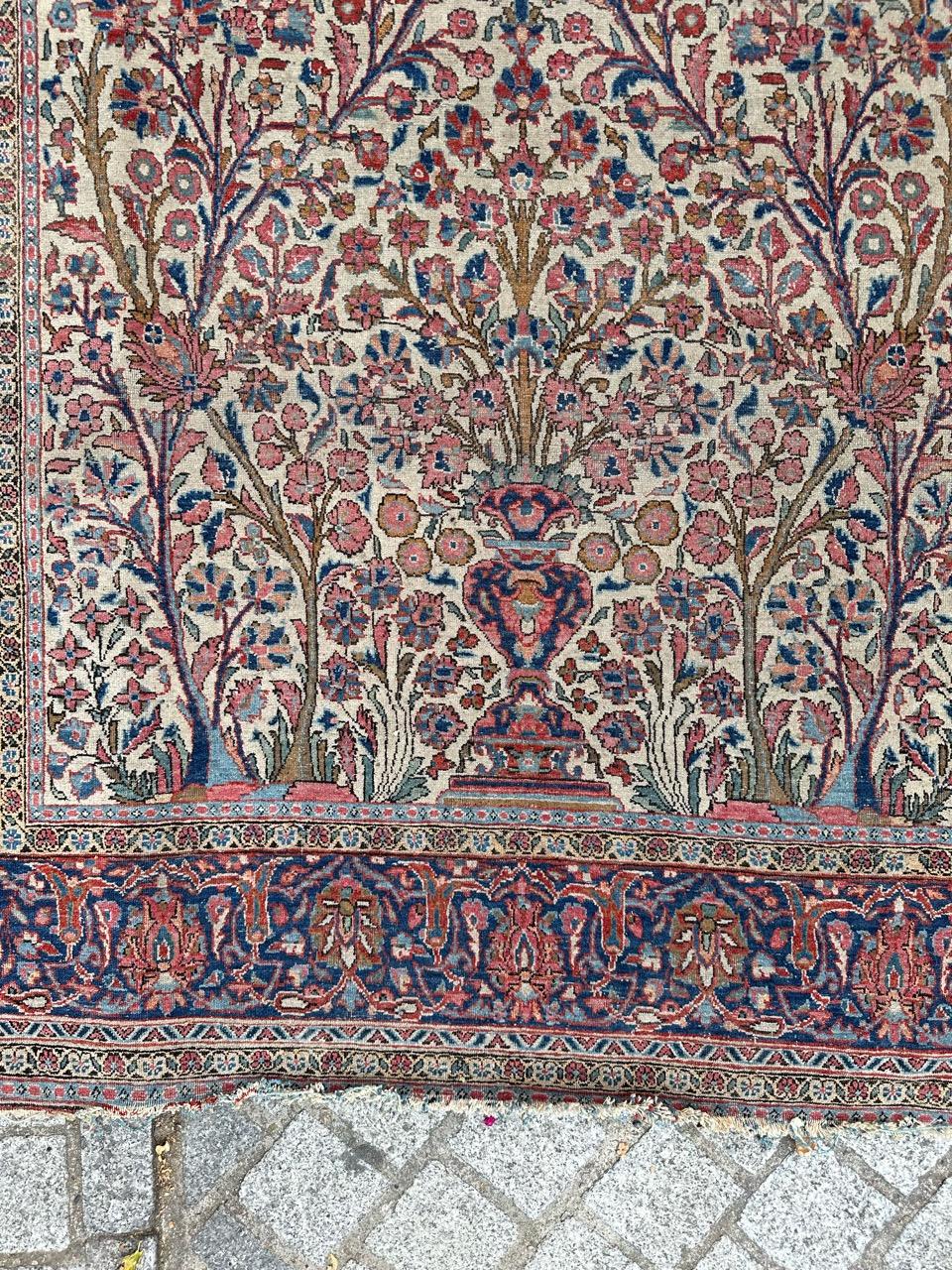 Noué à la main Bobyrug's Pretty Antique Floral Design Kashan Rug (tapis de Kashan) en vente