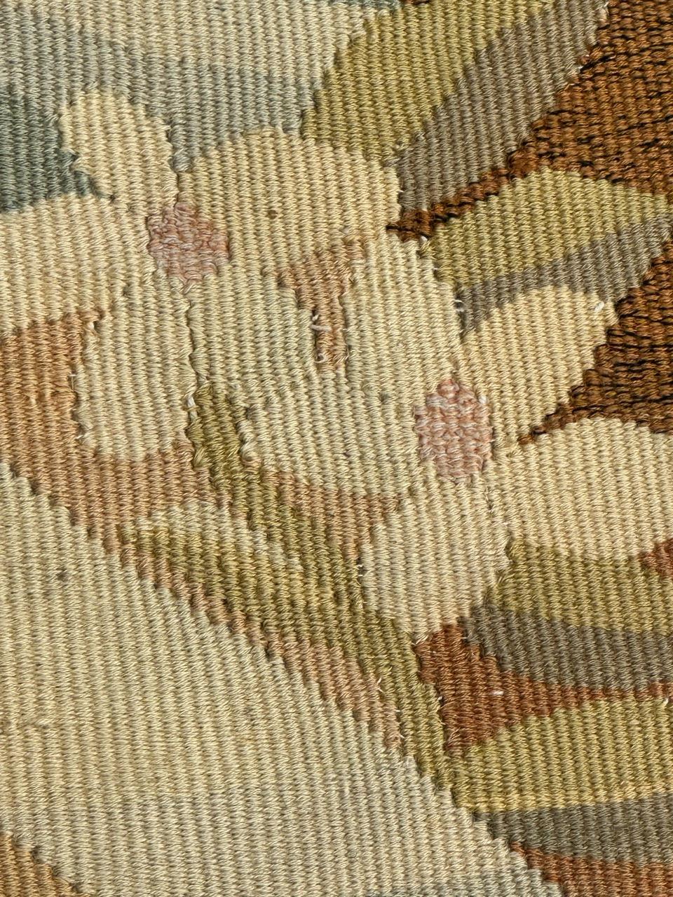 Schönes antikes französisches Aubusson-Wandteppich-Rahmenfragment im Angebot 7