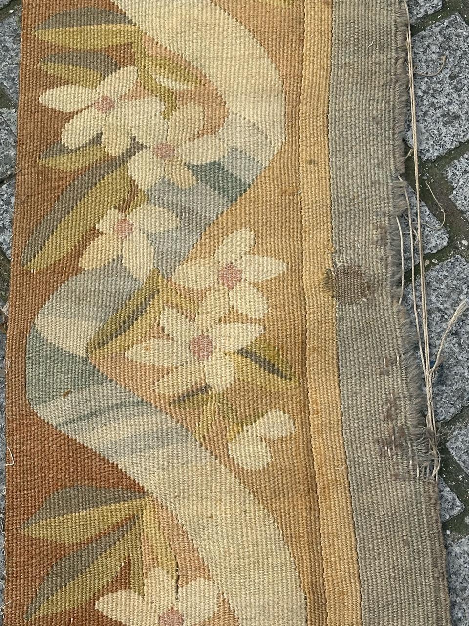 Schönes antikes französisches Aubusson-Wandteppich-Rahmenfragment im Angebot 2