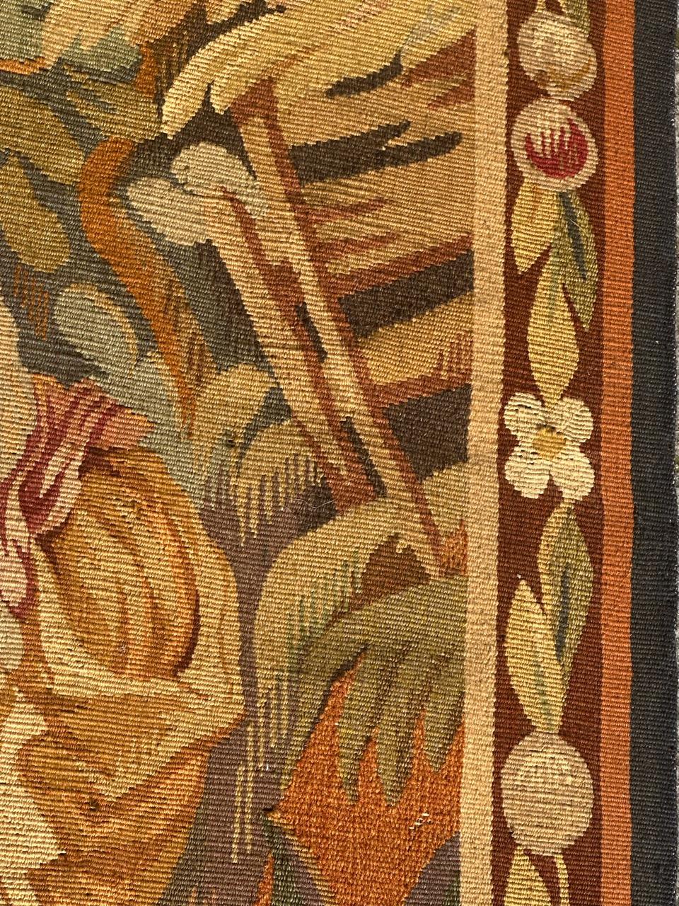 Bonito tapiz francés antiguo de Aubusson en venta 2