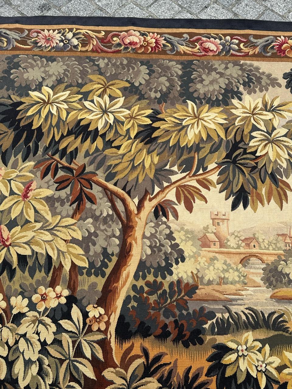 Bonito tapiz francés antiguo de Aubusson 
