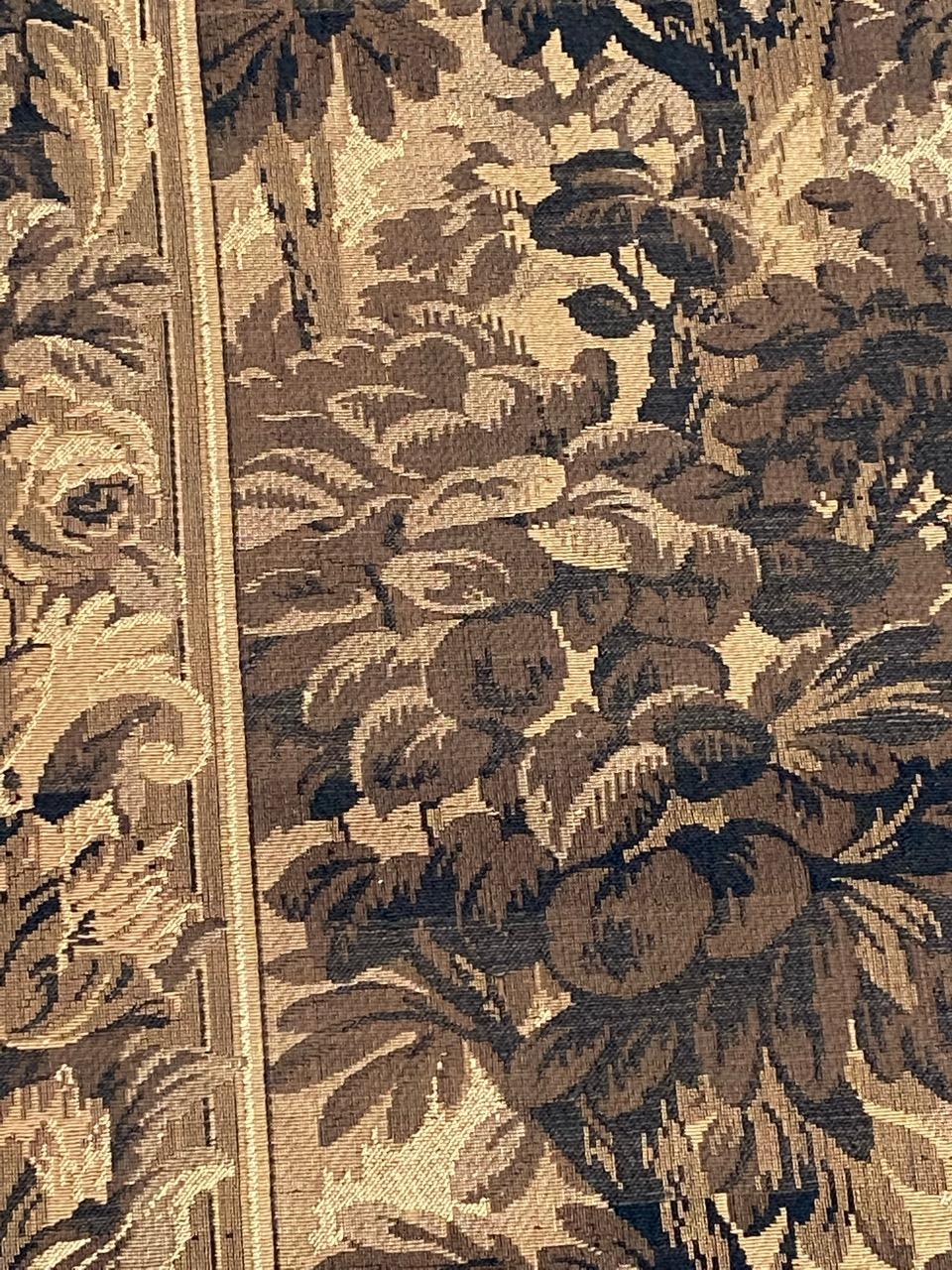 La jolie tapisserie à panneaux française ancienne de Bobyrug en vente 5
