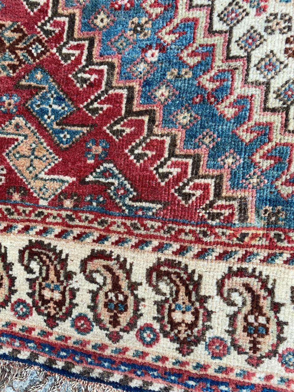 Bobyrug's Hübscher Antiker Ghashghai-Teppich im Angebot 3