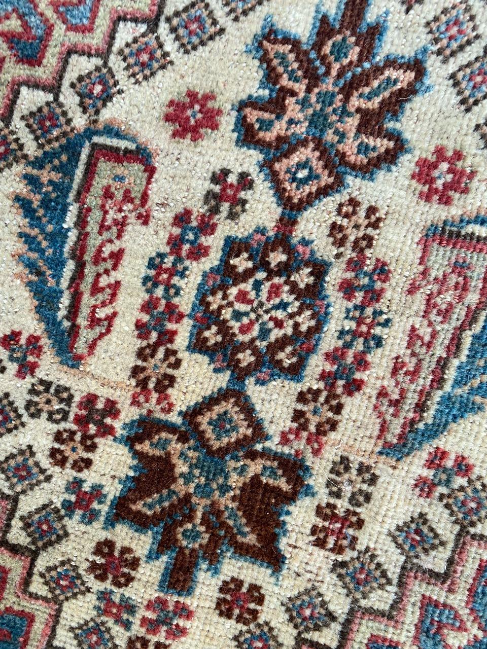 Joli tapis ancien de Ghashghai de Bobyrug en vente 5