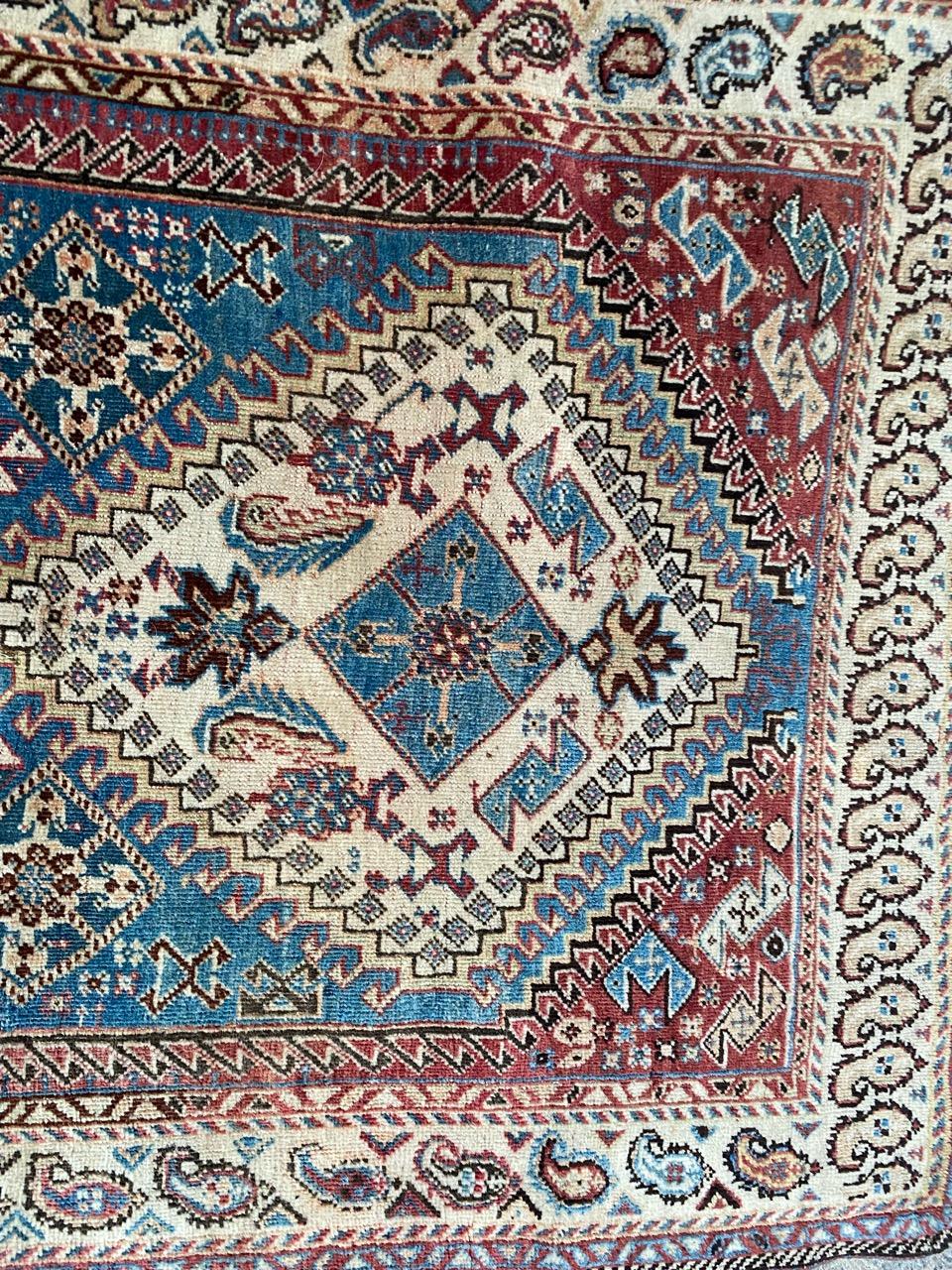 Noué à la main Joli tapis ancien de Ghashghai de Bobyrug en vente