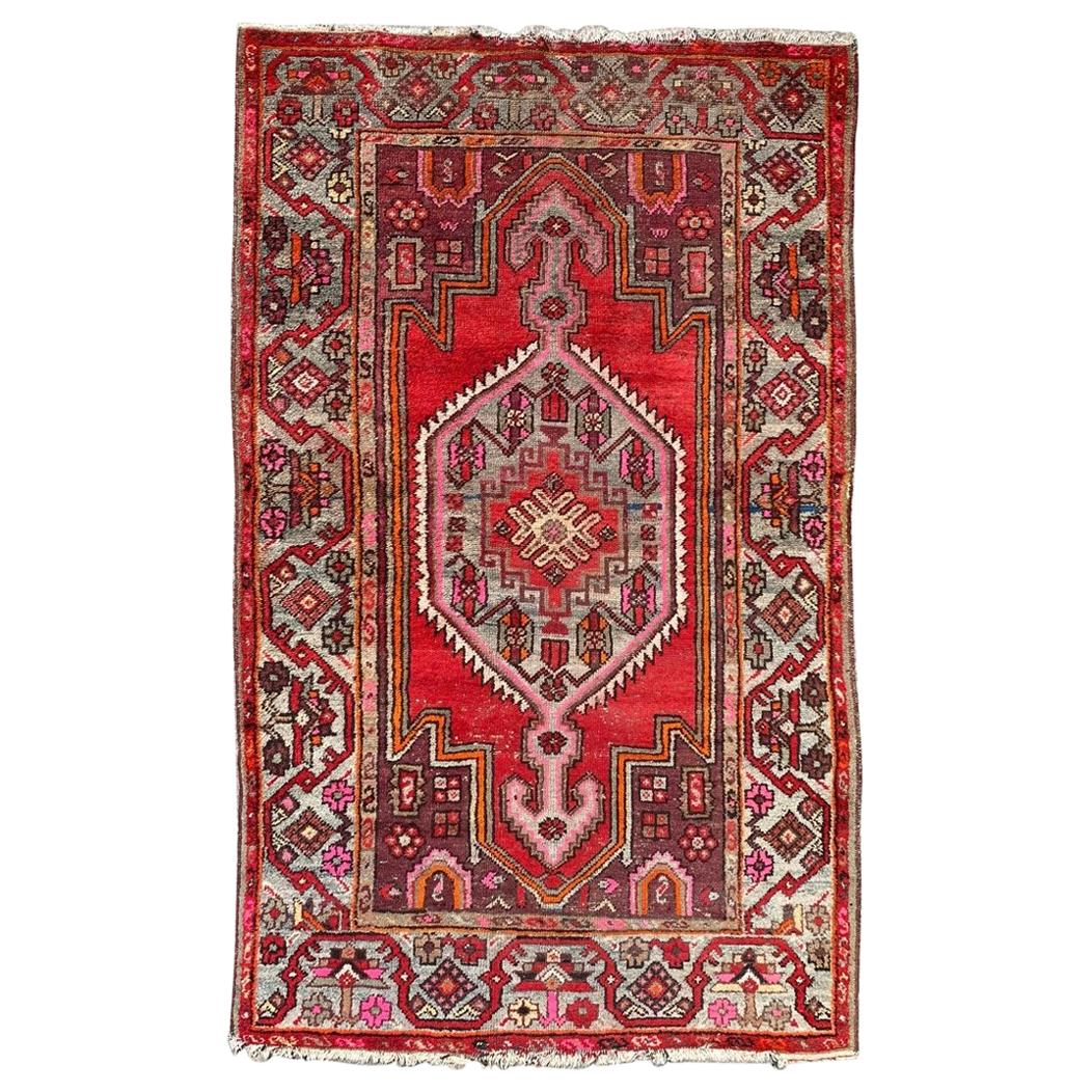 Hübscher antiker Hamadan-Teppich im Angebot