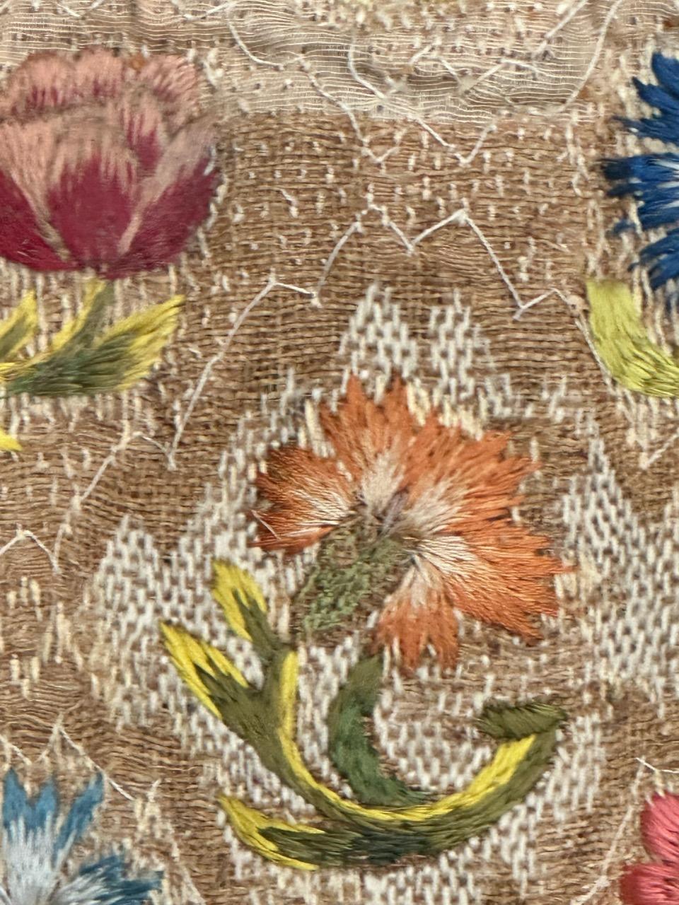 Pretty antique Hungarian embroidery tissue For Sale 3