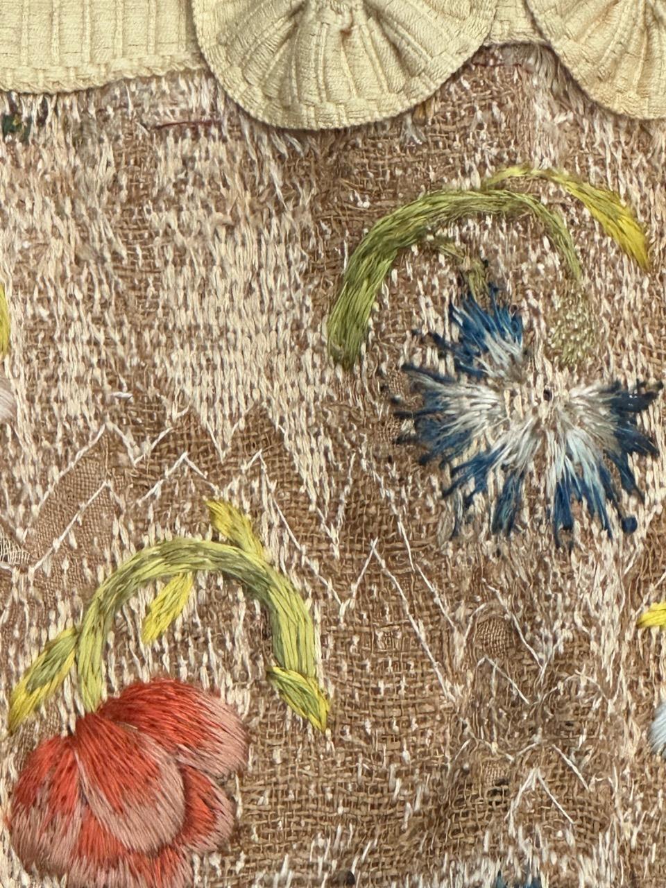 Pretty antique Hungarian embroidery tissue For Sale 5
