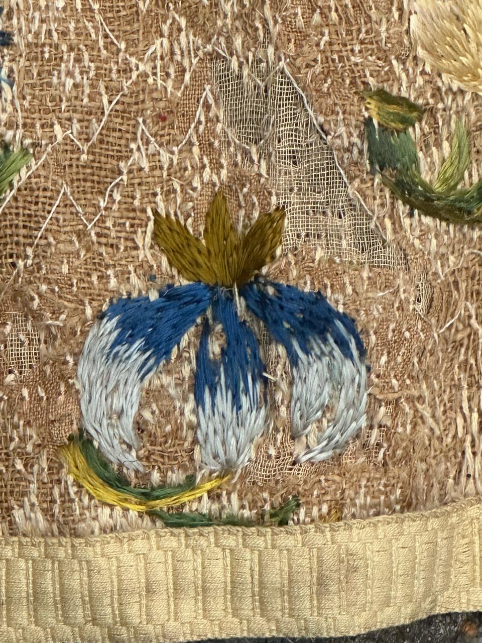 Pretty antique Hungarian embroidery tissue For Sale 10
