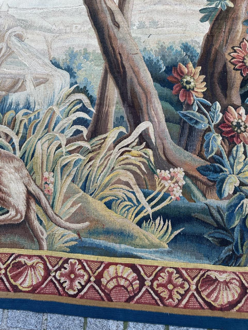 20ième siècle Jolie tapisserie ancienne d'Aubusson tissée à la main 