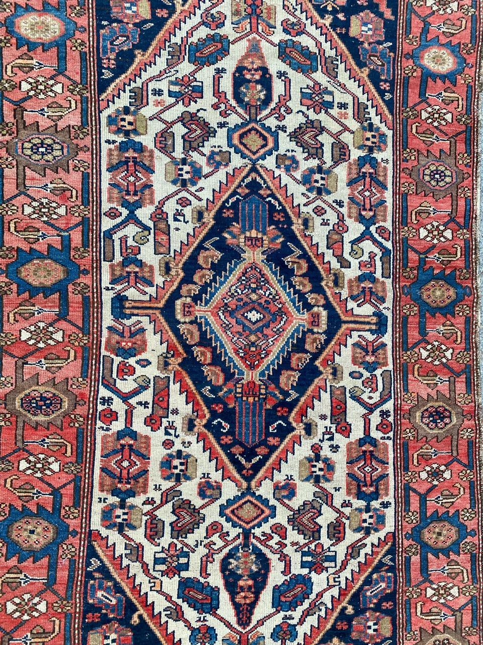 Bonita alfombra malaya antigua de Bobyrug en venta 9