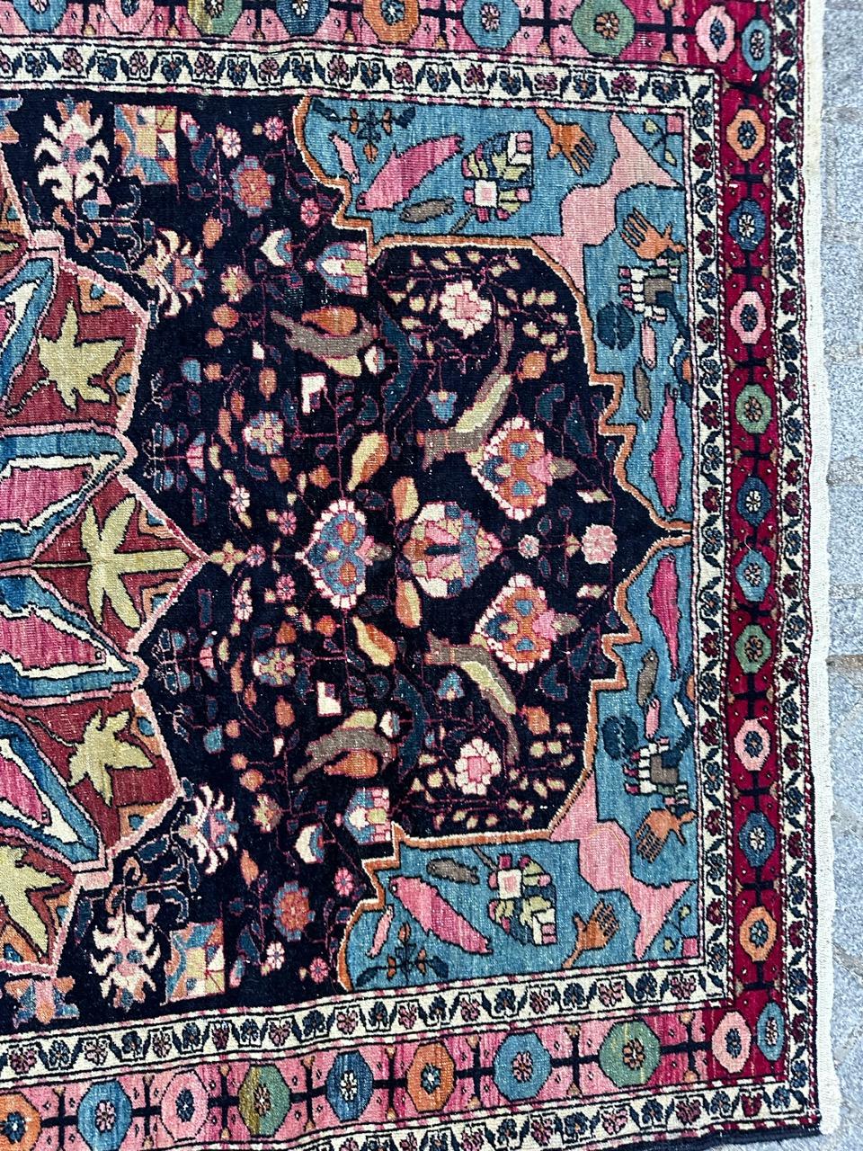 Bobyrug’s Pretty antique najaf Abad rug  In Good Condition For Sale In Saint Ouen, FR