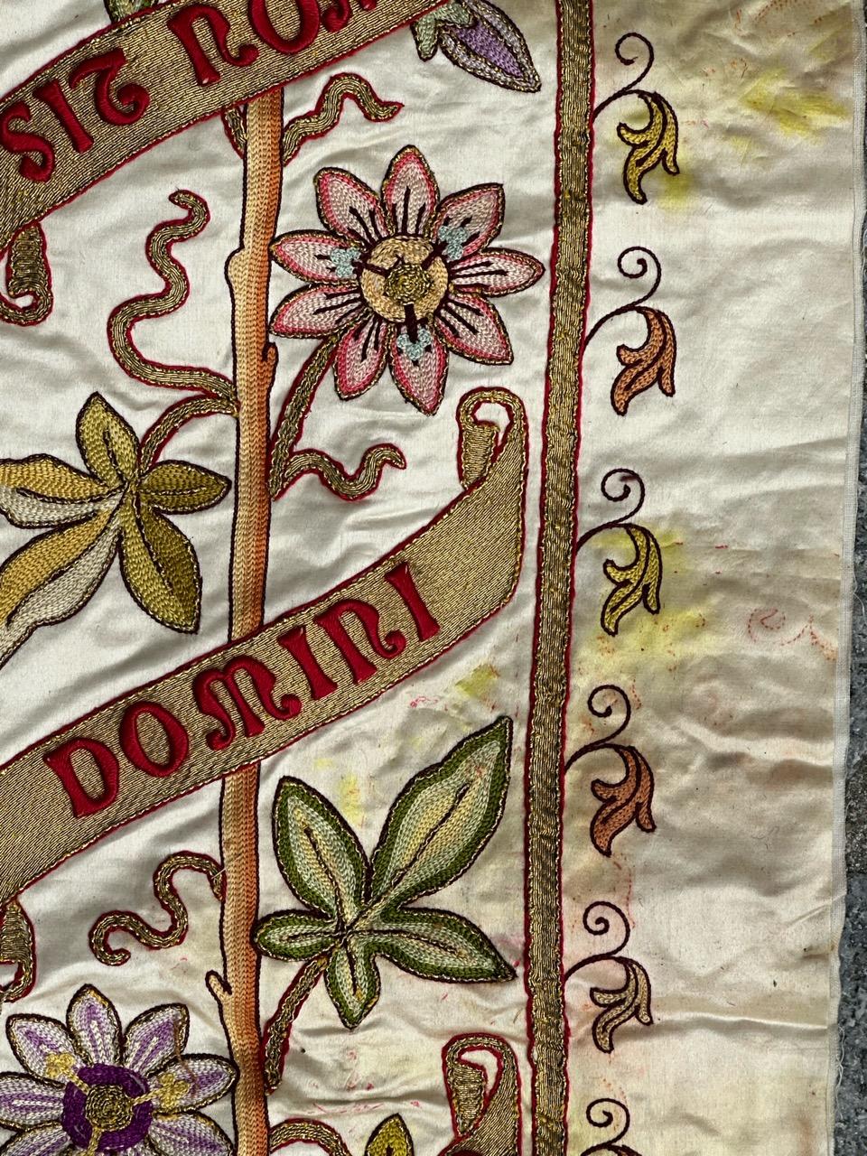 Pretty antique religious embroidery tissue For Sale 4